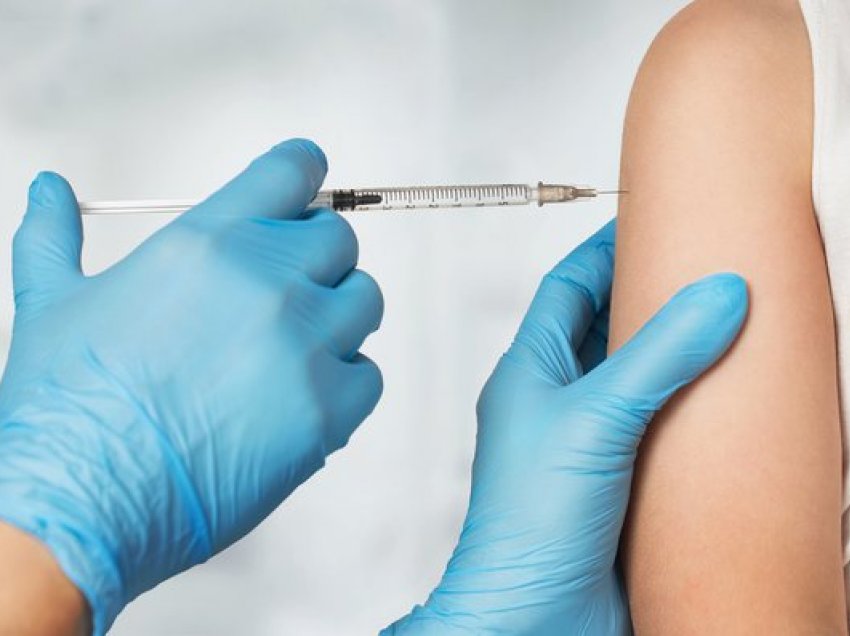 Sondazhi: 1 në 4 perëndimorë do refuzojnë marrjen e vaksinës