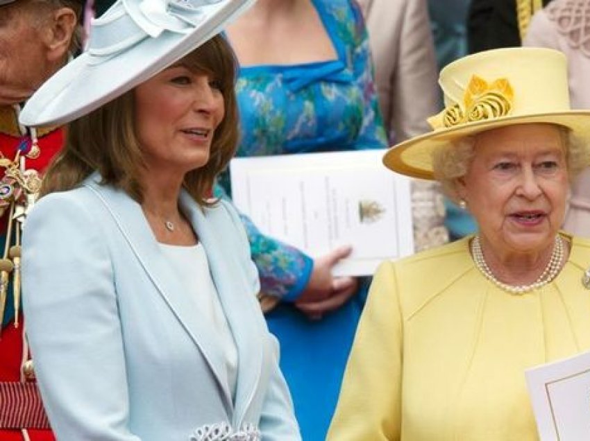 Gabimi që nëna e Kate Middleton bëri kur takoi mbretëreshën për herë të parë