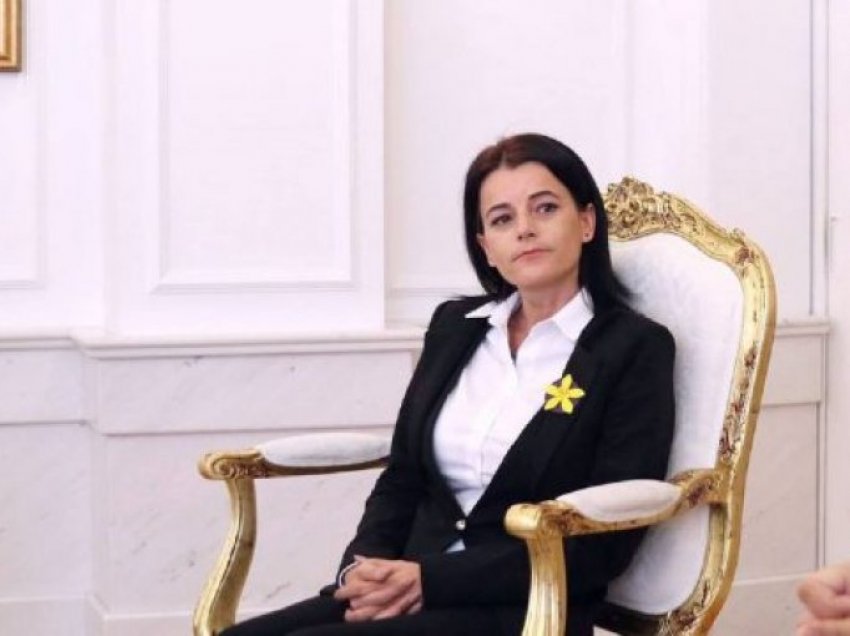 Kundërshtohet ideja për propozimin e Vasfije Krasniqit presidente