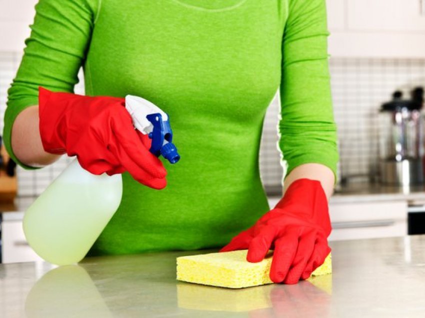 Mos bëni gabim të pastroni në aneks me këtë detergjent; mund të shkaktojë deri në kancer të mushkërive