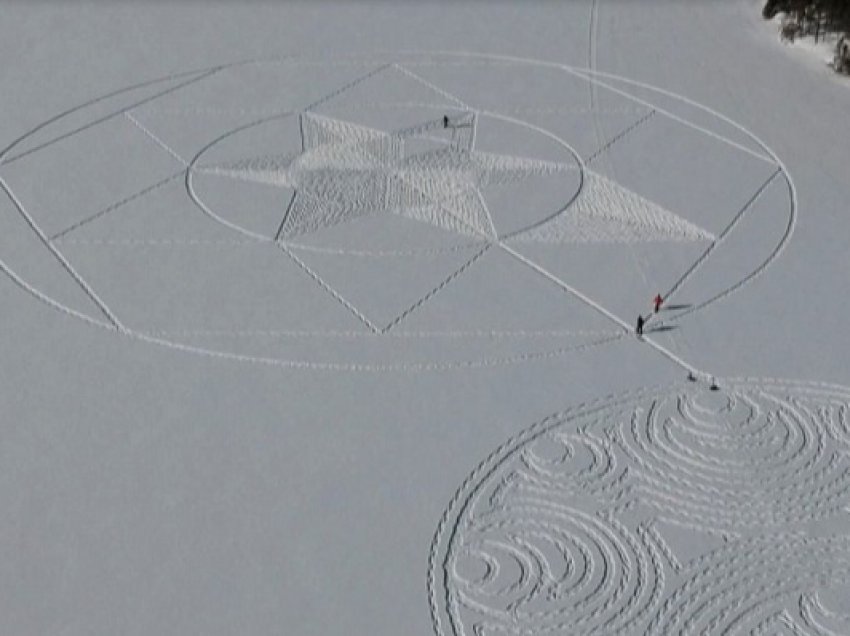 Art me këpucë/ Kanada, pensionisti vizaton forma gjeometrike në dëborë