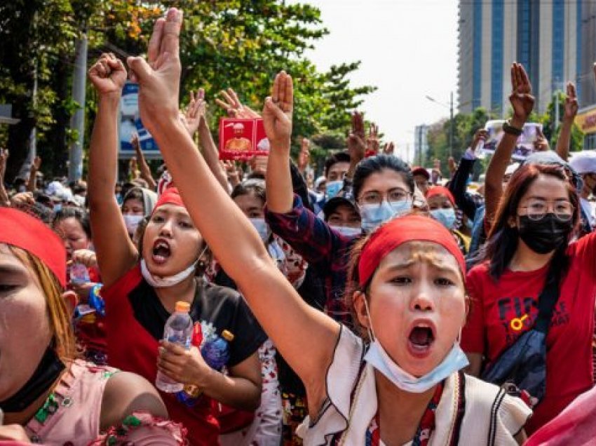Grushti i shtetit në Mianmar, shpërthejnë protestat kundër ushtrisë