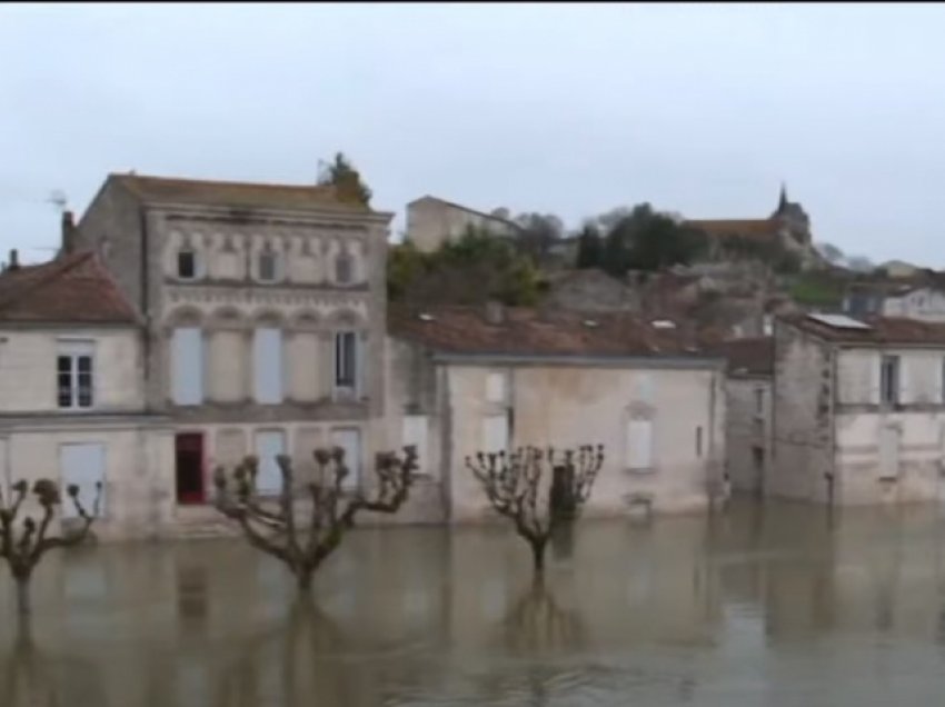 Europa përfshihet nga moti i keq, stuhi në Gjermani dhe përmbytje në Francë, evakuohen dhjetëra familje 