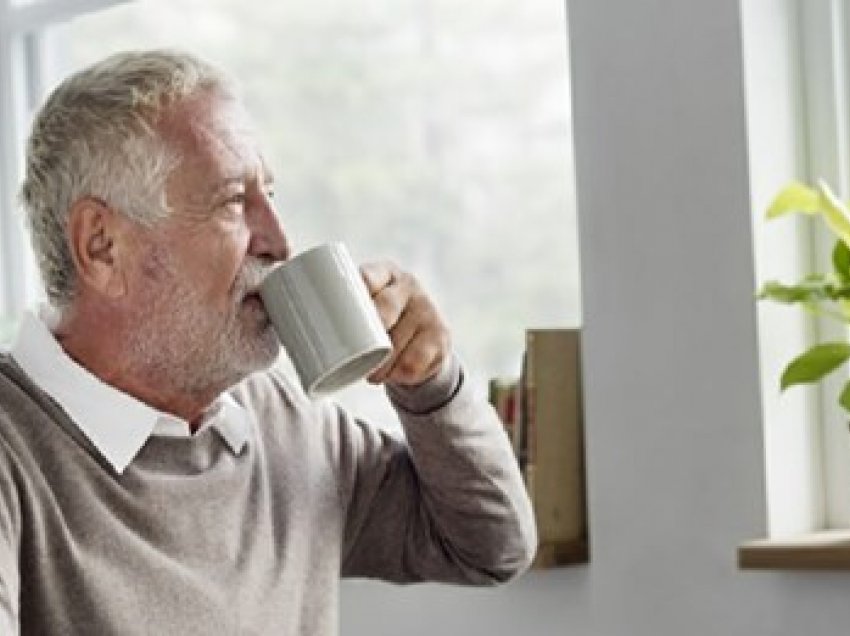A e dini se kafeja zvogëlon humbjen e dëgjimit te burrat?