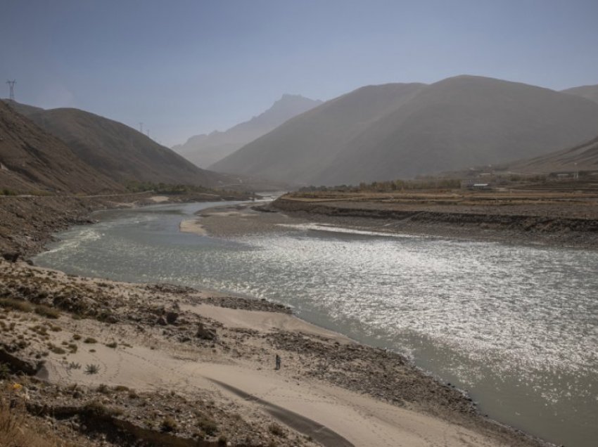 Kina do të ndërtojë digën më të madhe në botë në lumin e shenjtë tibetian