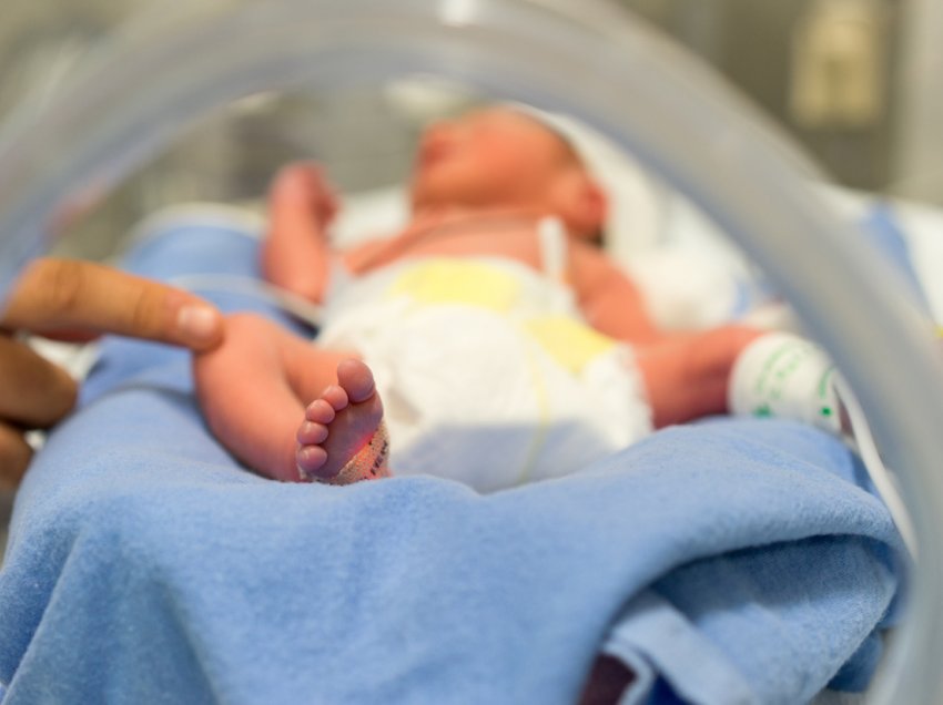 Si mund të dalloni peshën e ulët të lindjes nga termi ‘foshnje e parakohshme’ sipas ekspertëve mjekësor