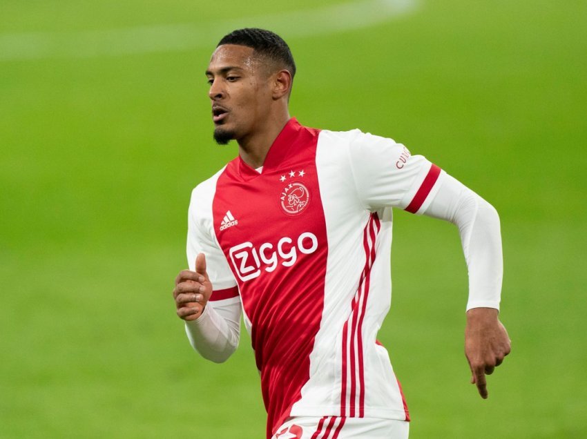 Lojtari që Ajaxi ‘harroi’ për Ligën e Evropës, kualifikon holandezët tutje