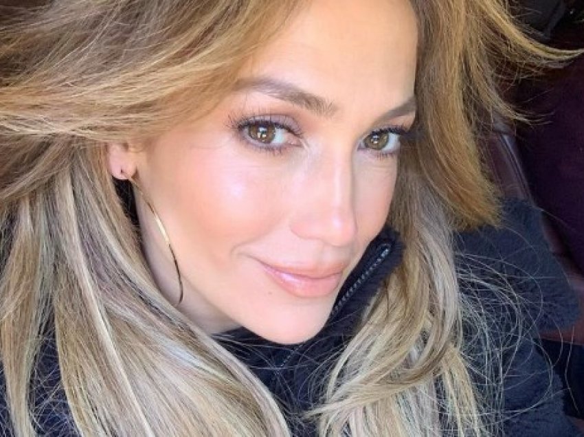 Jennifer Lopez i pret flokët fare shkurt dhe na hapi punë!