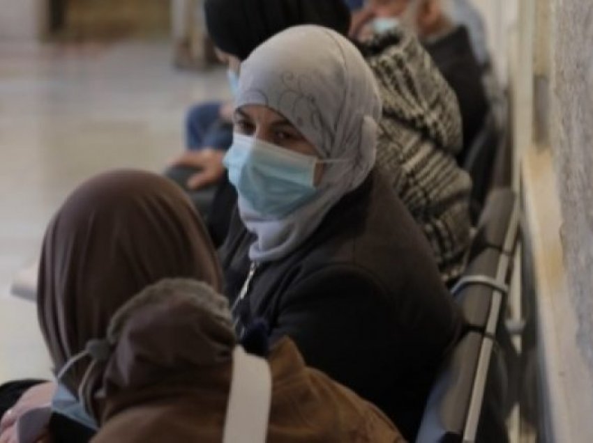 Izraeli fillon vaksinimin e punëtorëve palestinezë