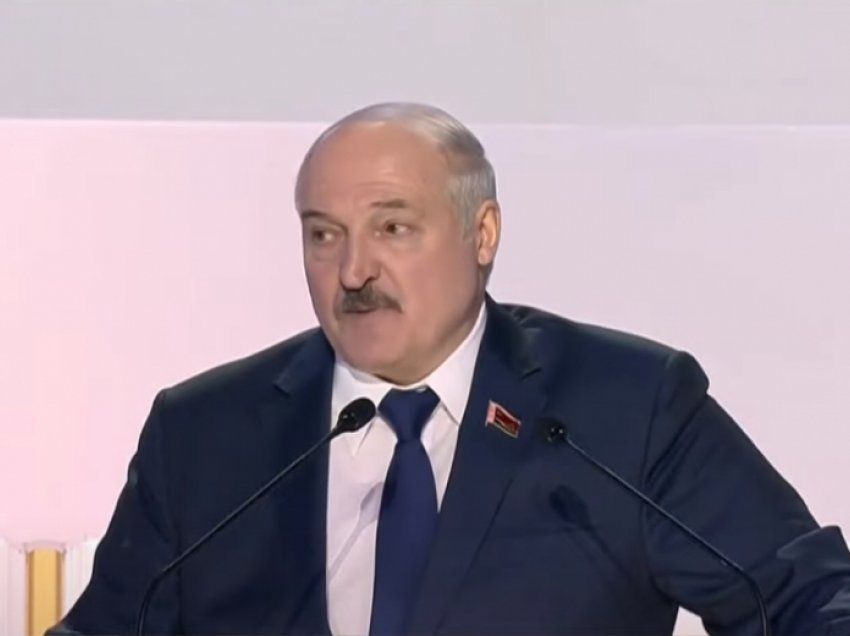 Bjellorusi, Lukashenko premton reformë kushtetuese me referendum 