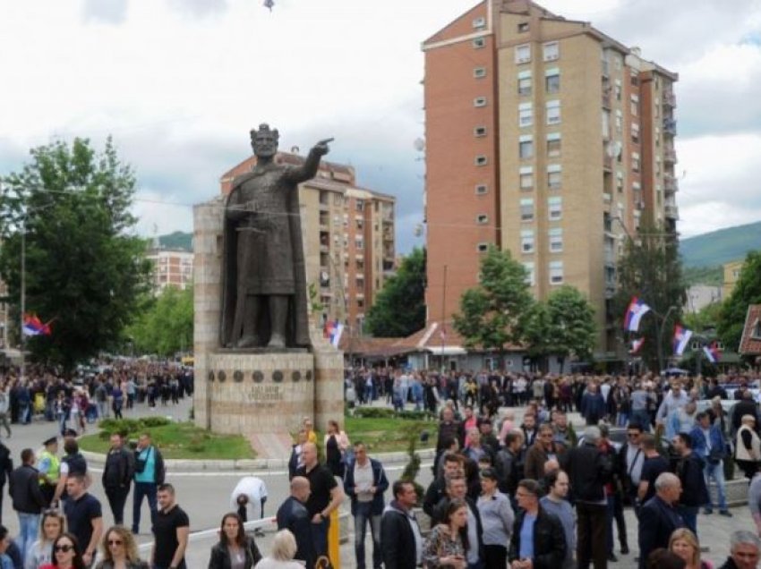 Serbët e quajnë skandaloz vendimin e KQZ, që të emërohen shqiptarët në këshillat votues në mjediset serbe