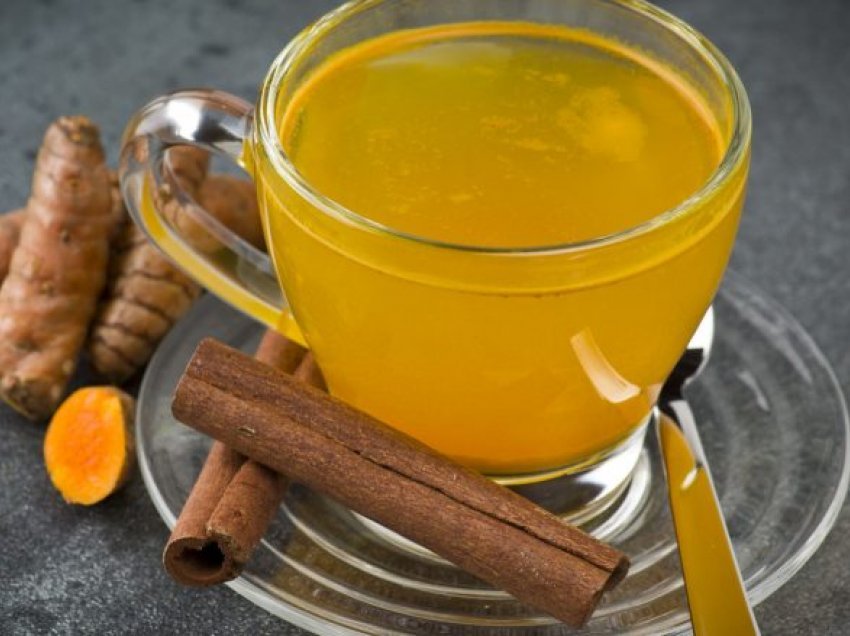Katër arsye për të pirë çaj shafrani të Indisë çdo ditë