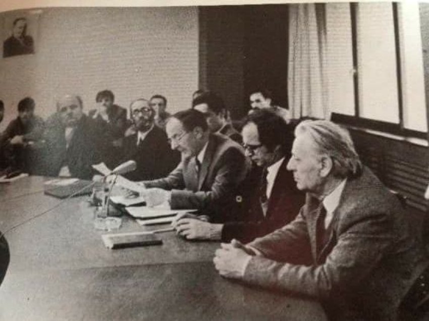 Idriz Ajeti së bashku me Ibrahim Rugovën, themeluesit e Republikës së Parë të Kosovës