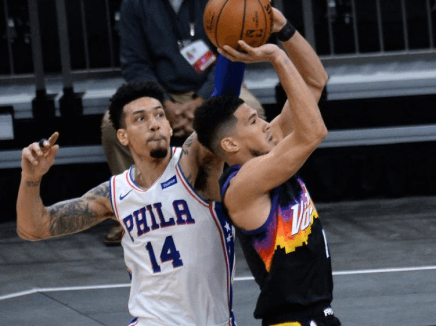 Devin Booker i pandalshëm, Suns fitojnë kundër Philadelphias
