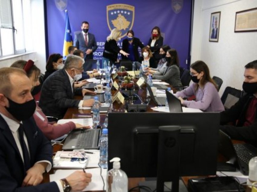 Përfaqësues të Ambasadës amerikane vizitojnë dhomën operative për zgjedhje të Prokurorit të Shtetit