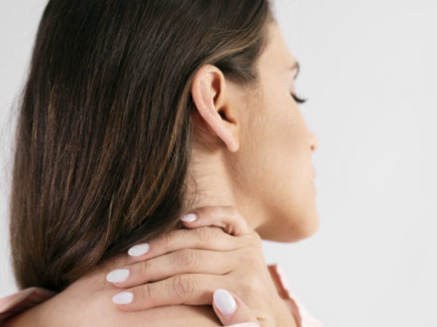 4 mënyra praktike për të përmirësuar dhimbjen e qafës