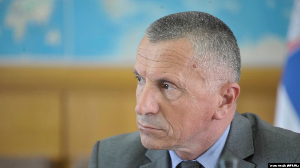 “Shaip Kamberi është i pari politikan shqiptar që...”, profesori reagon ndaj BE-së: Kështu po përkëdhelet Serbia