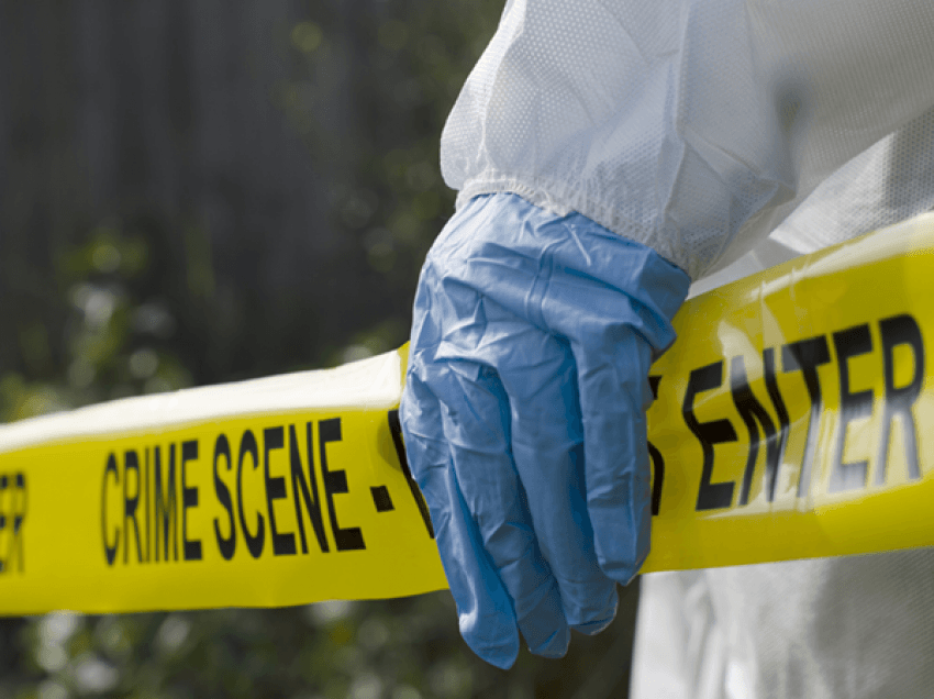 Një person është gjetur i vdekur në oborrin e tij në Gjakovë