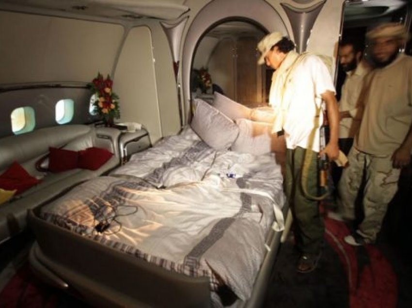 Mësohet arsyeja pse avioni privat i Gadafit ka “ngecur” në një qytet francez