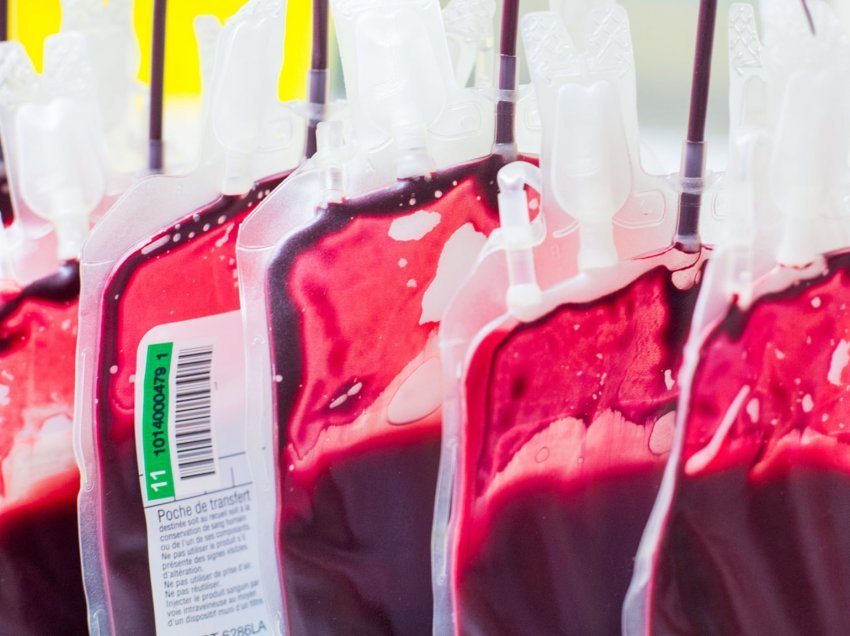 Mbi 30 plazma gjaku të dhuruara nga pacientët që kanë kaluar COVID-19
