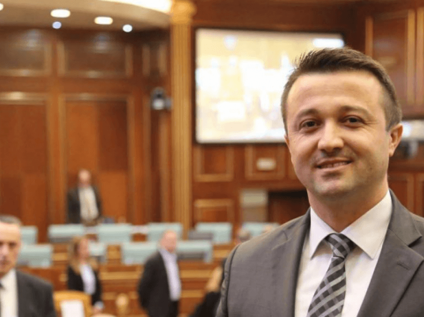 Berisha: E padrejtë heshtja e institucioneve, ambasadave për rastin e Listës Serbe