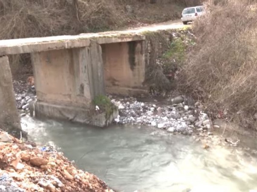 Ura e rrezikshme në Bicaj të Kukësit, banorët në Përbreg të alarmuar: Na përmbyt Fierza