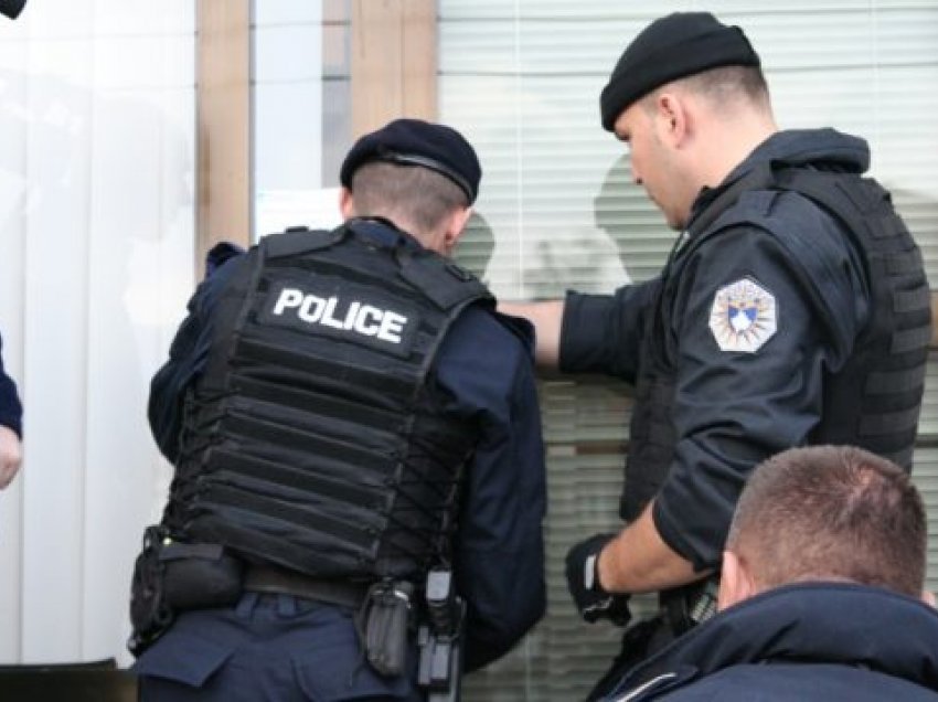 Gjilan, sulmohen policët gjatë kontrollit për zbatim të masave antiCOVID