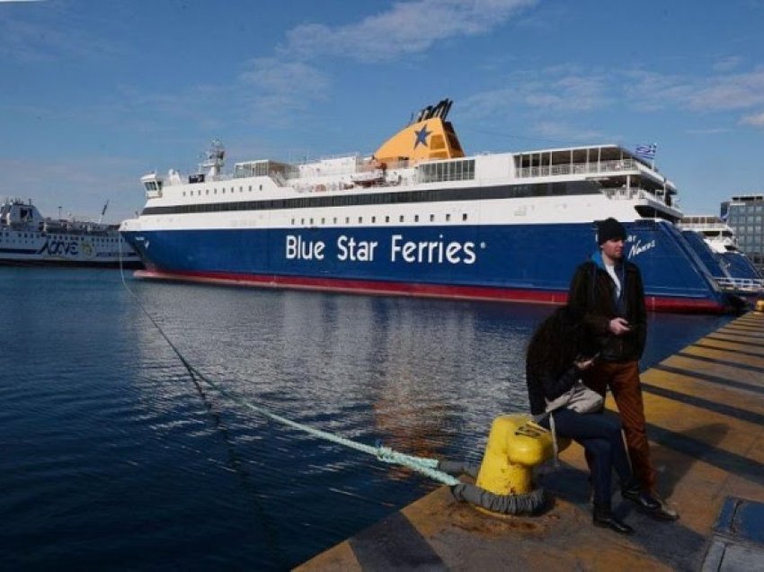 Greqi, transporti detar paralizohet nga greva e marinarëve