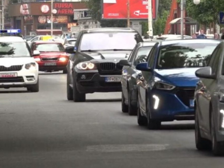 Vozitje pa patentë shoferi në Shkup, dhjetëra dënime për një ditë