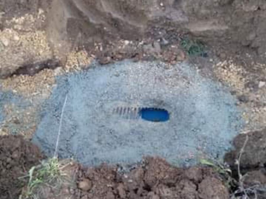 Qytetari akuzon Komunën e Drenasit për keqpërdorim me gypa të kanalizimit