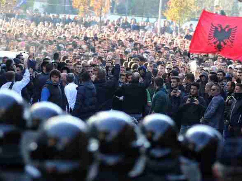 Sot protesta për rastin “Monstra”, do të mbyllen disa rrugë në Shkup