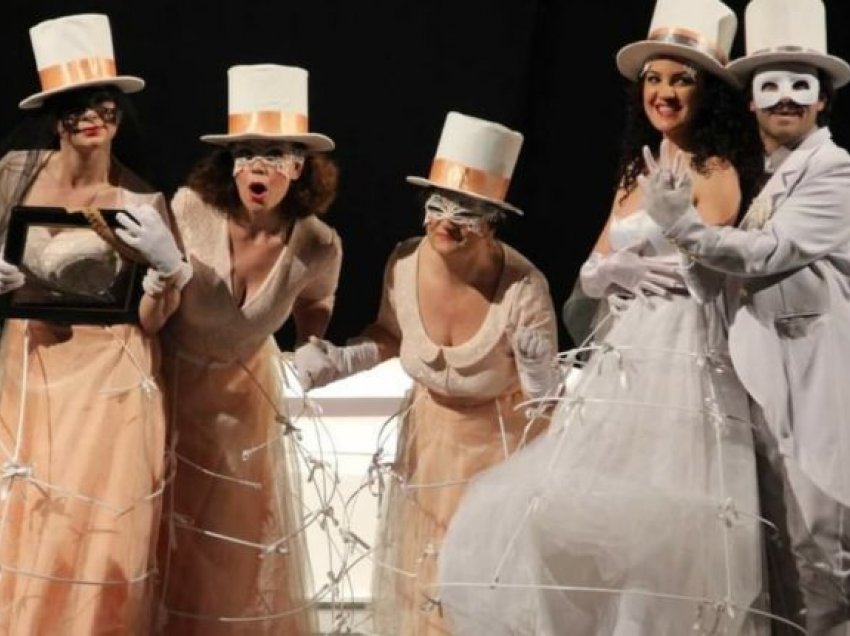 “Martesa” e Çehovit sjell nostalgjinë për kohën që ikën në Festivalin Mbarëkombëtar të Teatrit