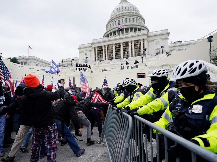 Mbi 300 persona të akuzuar për sulmin në Kongresin amerikan