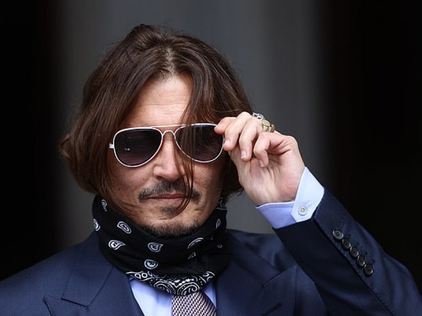 Pas një periudhe të trazuar, Johnny Depp shpreson për një vit më të mirë