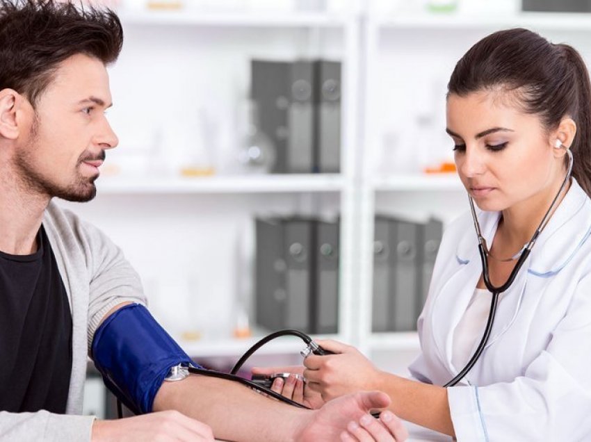 Presioni i gjakut: Sa shqetësues është ndryshimi midis dy krahëve - numri i rrezikshëm