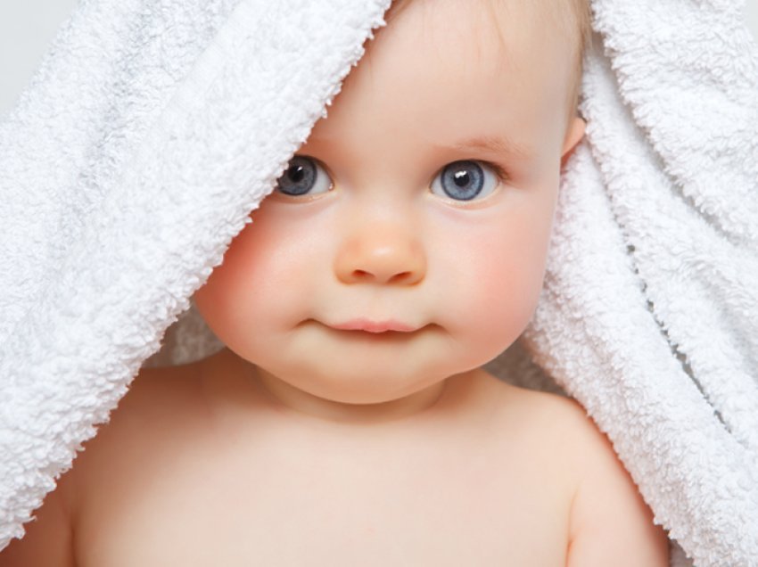 Këto janë shqetësimet që shfaq lëkura e thatë e bebit përgjatë muajve të dimrit