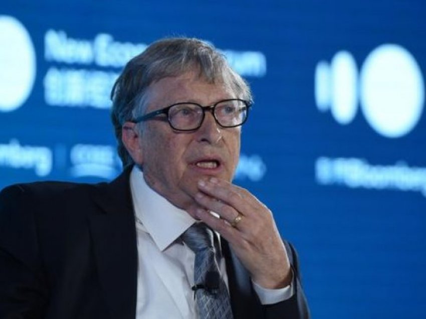 Bill Gates parashikon që jeta do të ‘kthehet në normalitet’ në vitin 2021 pas ‘vitit shkatërrues’