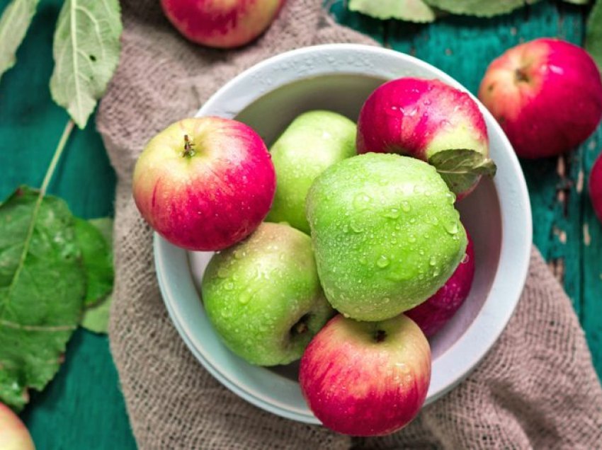 Si të parandaloni nxirjen e mollëve