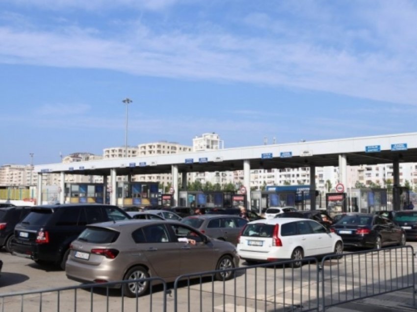 ​Fluks edhe në Portin e Durrësit