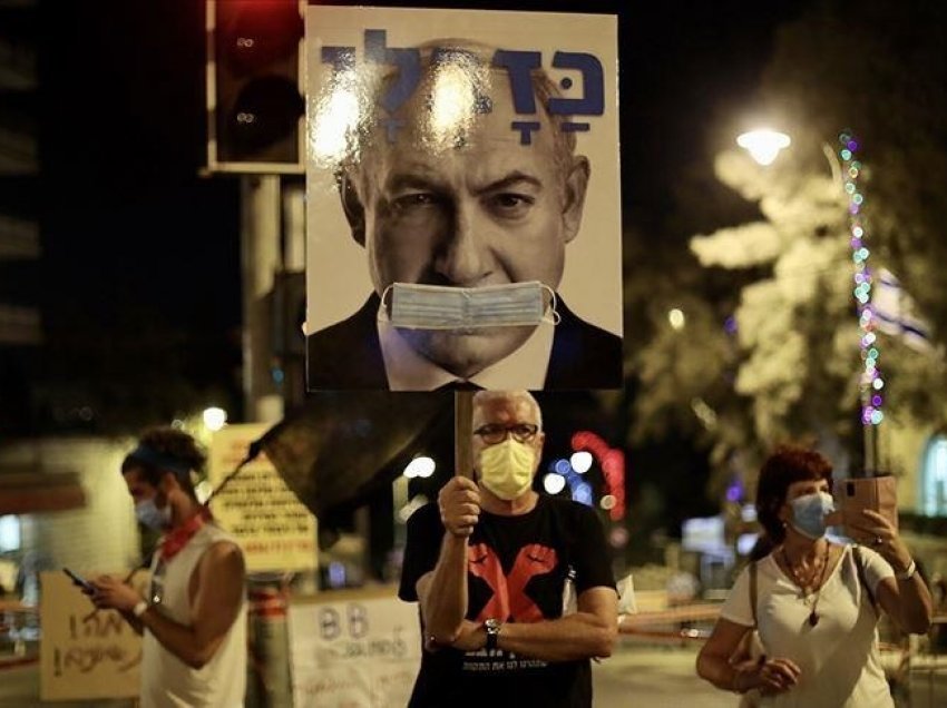 “Kryeministër i Krimit, ik në shtëpi”/ Izraelitët “injorojnë” karantinën, protesta kundër Netanyahu-t