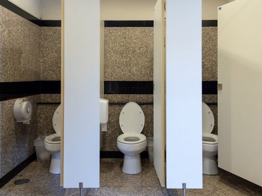 Shkupi i tre tualeteve publike