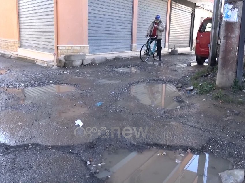 Mes baltës e pellgjeve me ujë, banorët e lagjes “Çlirim” në Elbasan: Të gënjyer për vota