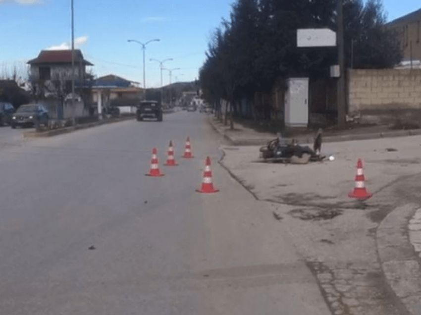 Makina përplas motorin në Berat, një i plagosur