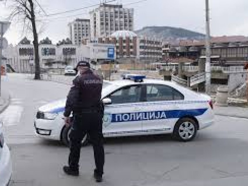 Suspendohet  polici që përdhosi Xhaminë Sinan-begu në Novi Pazar