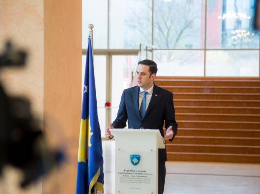 I vjen mbështetja e fuqishme Lumir Abdixhikut, “kryetari i Prishtinës e kryeministri i Kosovës pas 4 viteve”
