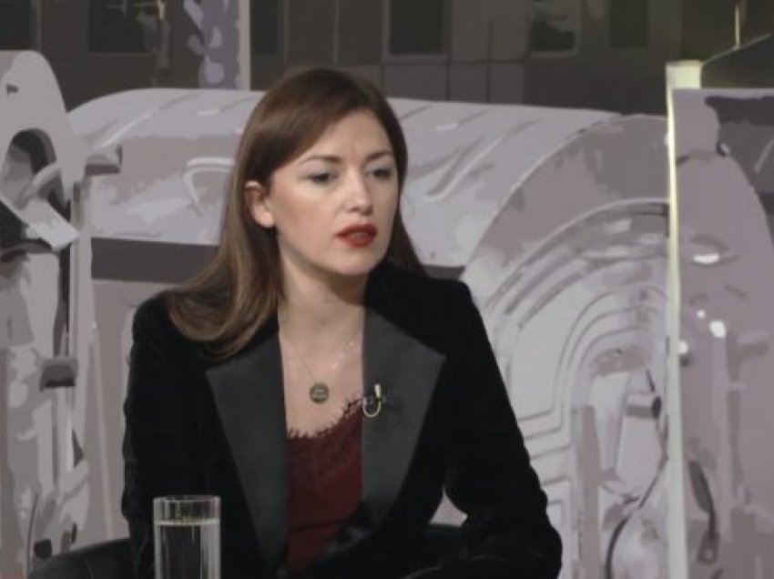Albulena Haxhiu tregon a i ndalohet asaj dhe Albin Kurtit kandidimi në zgjedhje