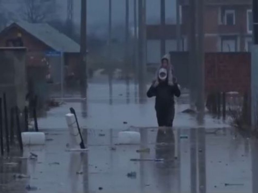 Vërshimet, disa familje në Drenas mbesin të ngujuara gjithë ditën