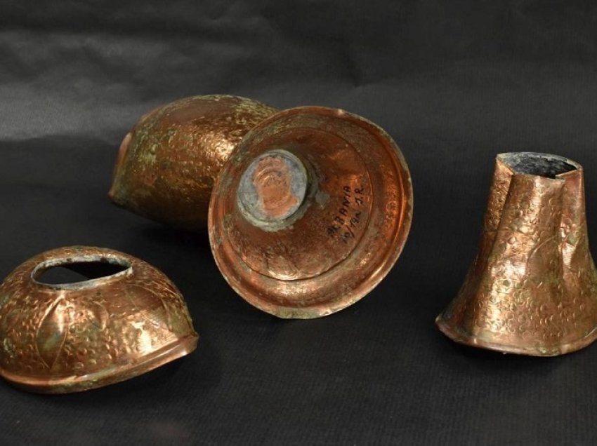 Zbulohet në Sllovaki thesari i rrallë, kupat e arta me mbishkrimin “Albania”