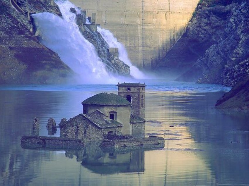 U përmbyt nga liqeni, fshati misterioz mund të shfaqet sërish