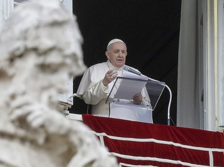 Papa Françesku pritet të vaksinohet kundër COVID-19 javën e ardhshme